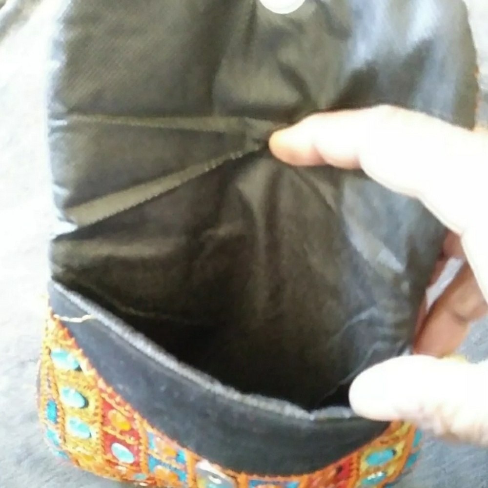 Fabric embroidered beaded crossbody bag - Picture 3 of 3